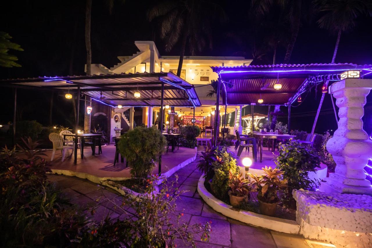 בנולים The Woodside Inn מראה חיצוני תמונה